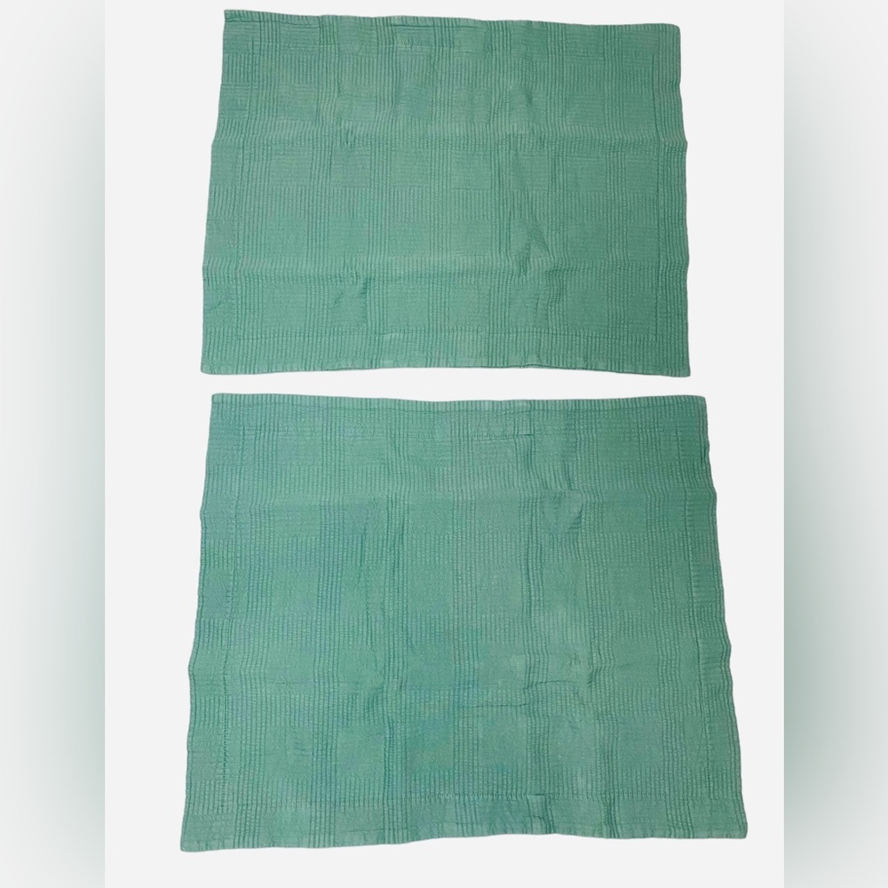 L.L. Bean Matelasse Pillow‎ Shams (2) quilted ribbed green pillowcase set